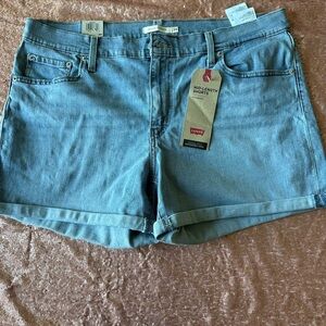 NEW Levi's Women's Mid Length Denim Jean Shorts 18 W34. Classic, Camping